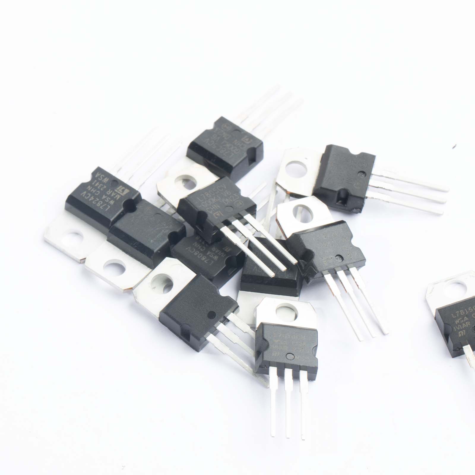 50pcs Voltage Regulator Kit 10 - Mosfet Transistor Set recensione e prezzo